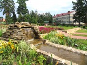 bekasovo-spa-territory-waterfall